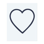 Un contorno semplice ma audace di un cuore. Questo tatuaggio rappresenta amore, connessione e apertura ed è perfetto per chi apprezza i legami emotivi e il potere dell'amore nella propria vita.