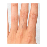 Un motivo a stella simmetrico con linee pulite e puntini sottili: moderno, calmo e pieno di carisma minimalista.